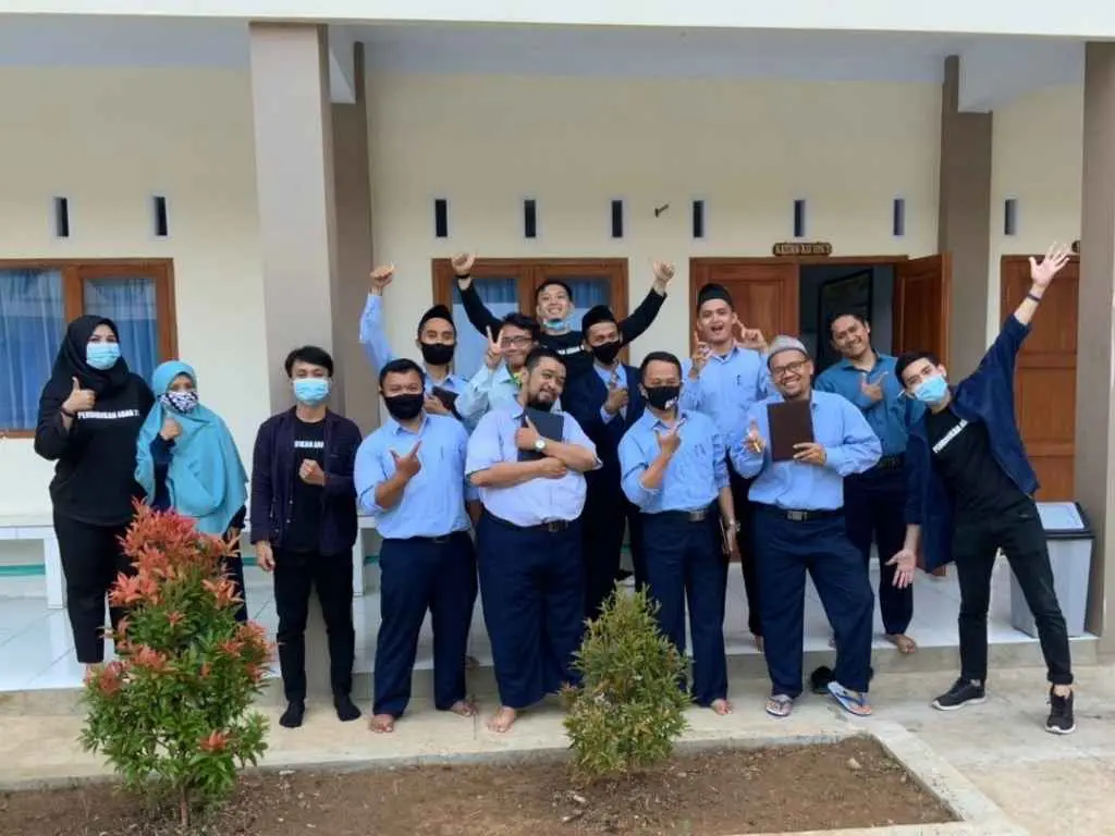 Tak Mau Ketinggalan, SMA IT Al Mutazam Yang Berbasis Pesantren Juga Terapkan Teknologi dalam Pembelajaran