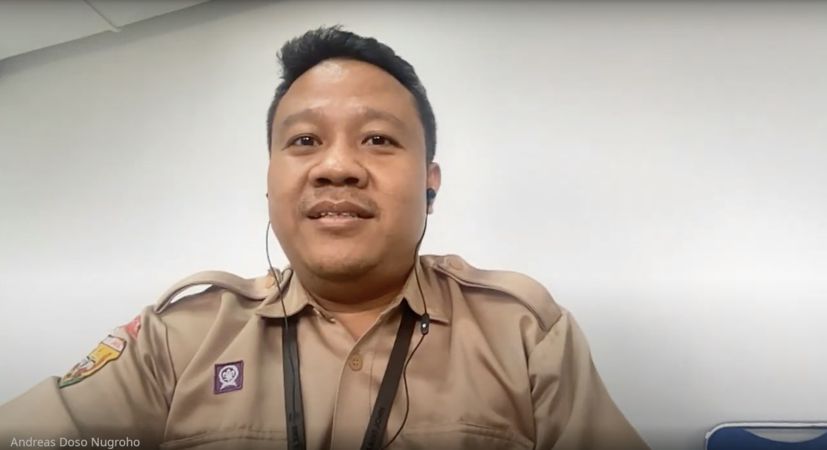 Foto : Pak Andreas Doso Nugroho, Guru SMA Saint John
